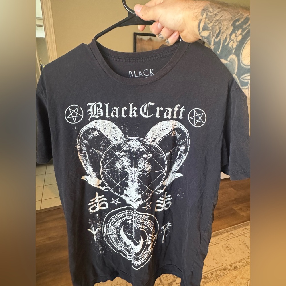 BlackCraft Men's Black Graphic Tee